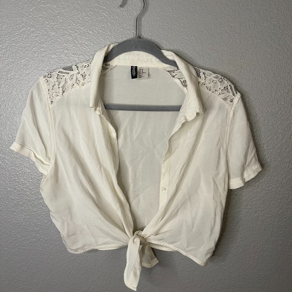 H&M Divided - White Crop Laced Button Up